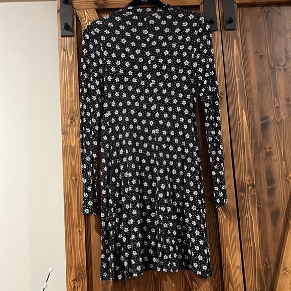 Express Dress - Picture 4 of 4